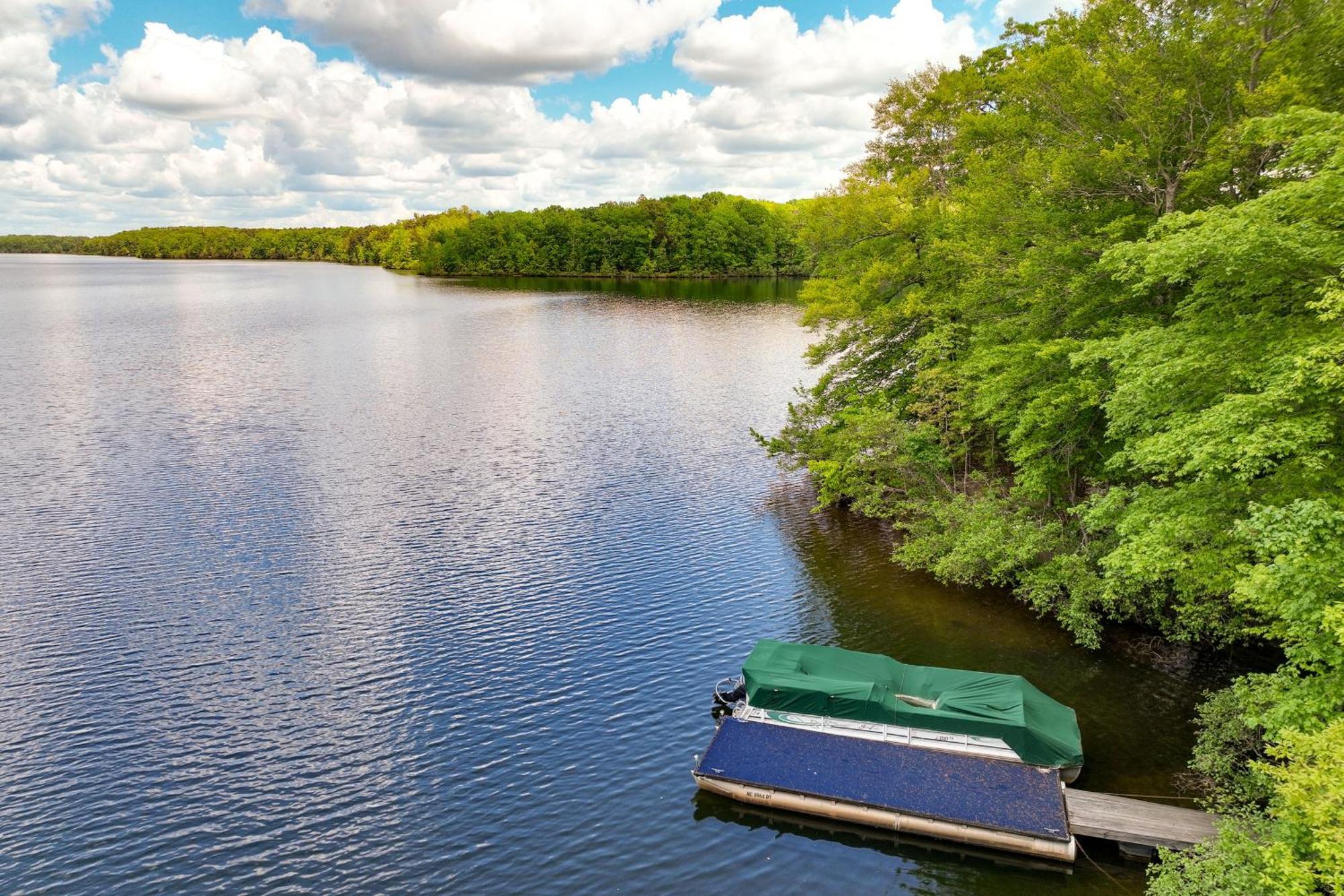 Stunning Lakefront Roxboro Home With Private Dock! Zewnętrze zdjęcie