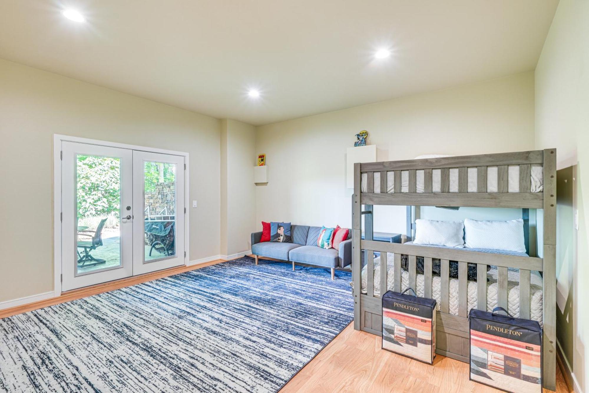 Stunning Lakefront Roxboro Home With Private Dock! Zewnętrze zdjęcie